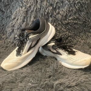 Men’s Brooks Launch 5 Running Shoe